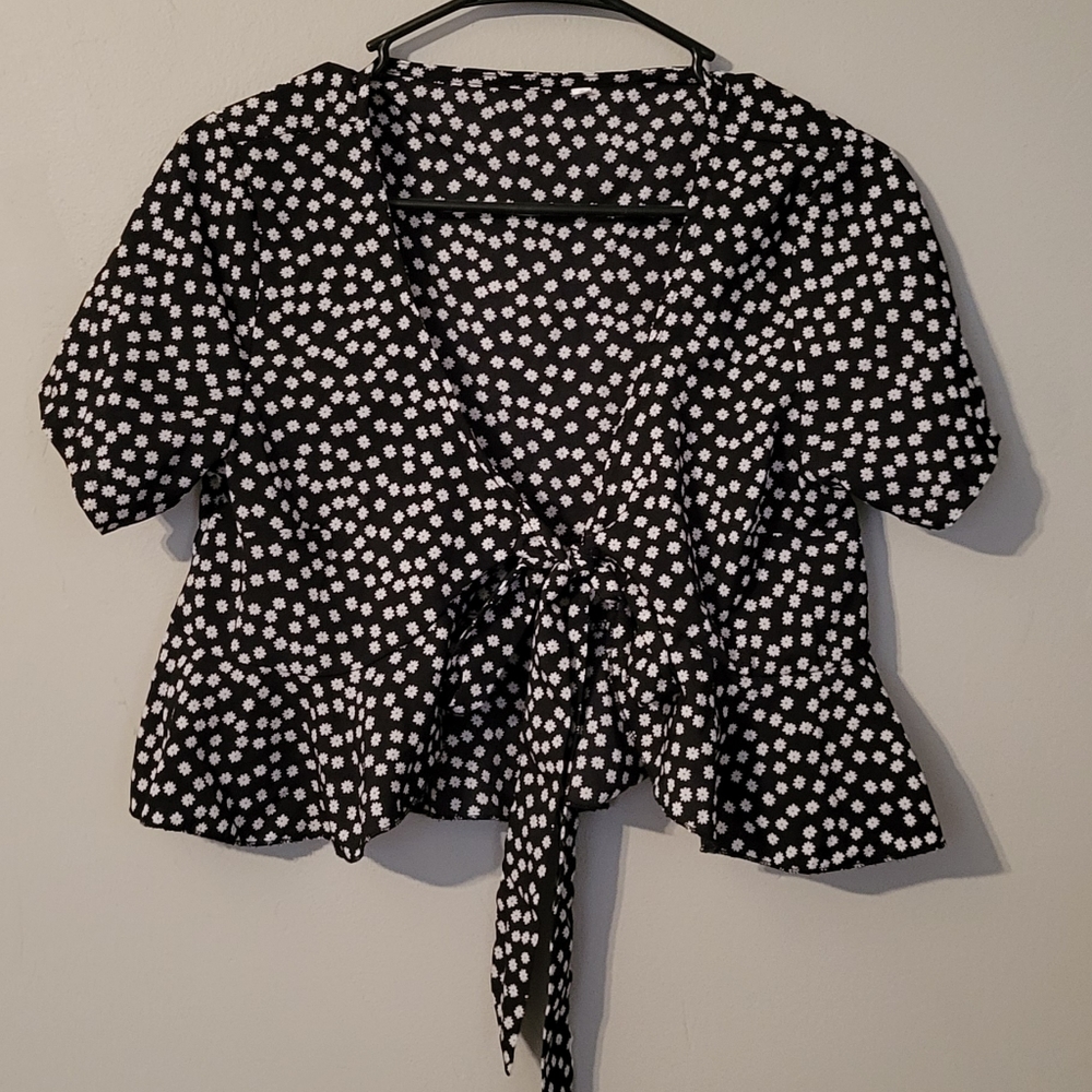🍍SHEIN TOP - Picture 2 of 5